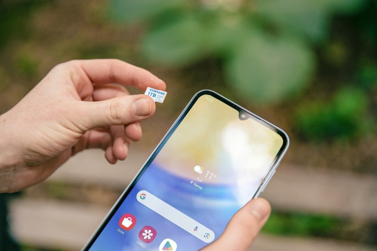 E-SIM vs Physical SIM: What Changes When Your “SIM Card” Isn’t a Card?