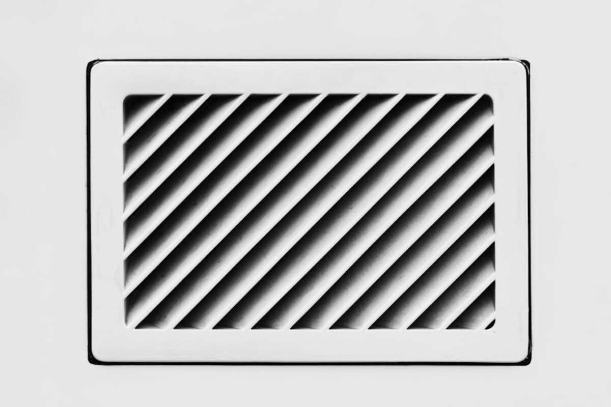 Your Bathroom Fan Isn’t Just Noisy—It Might Be Failing Quietly (and Feeding Mold)
