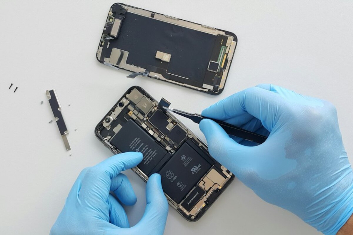 Your Phone Isn’t Really “Yours” Anymore: The Hidden Rules of Parts Pairing and Repair Locks